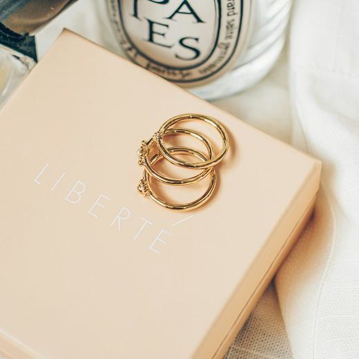 Aurelia bands resting on their presentation box